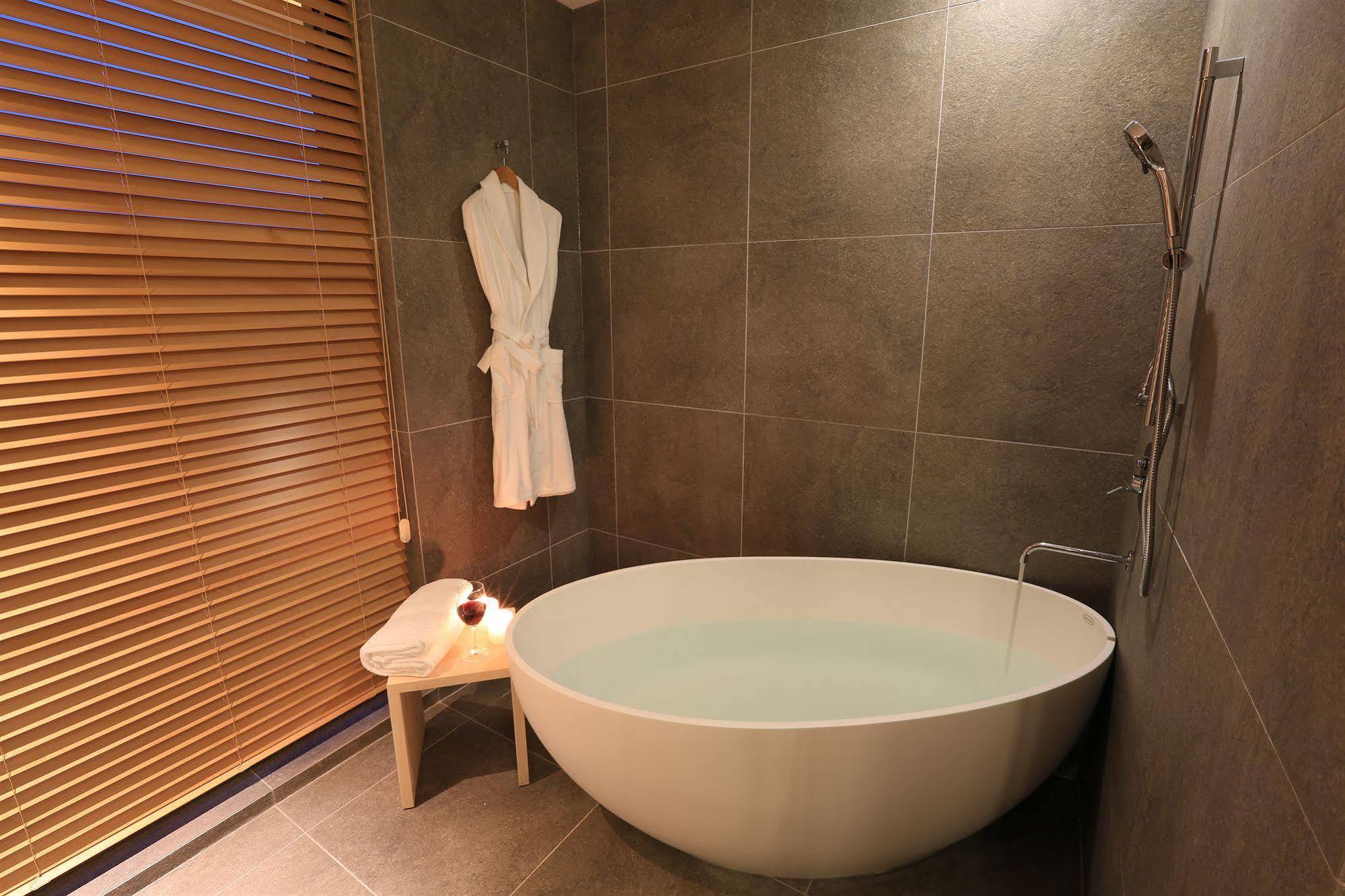 บอร์โจมี บูทิค โซล โฮเต็ล Hotel ภายนอก รูปภาพ