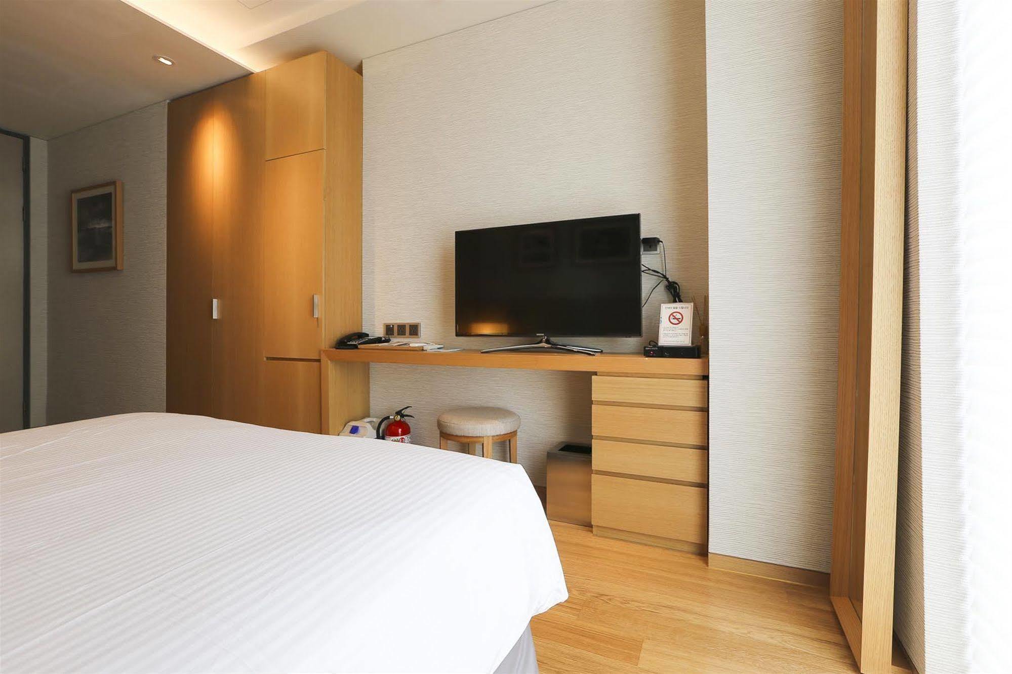 บอร์โจมี บูทิค โซล โฮเต็ล Hotel ภายนอก รูปภาพ